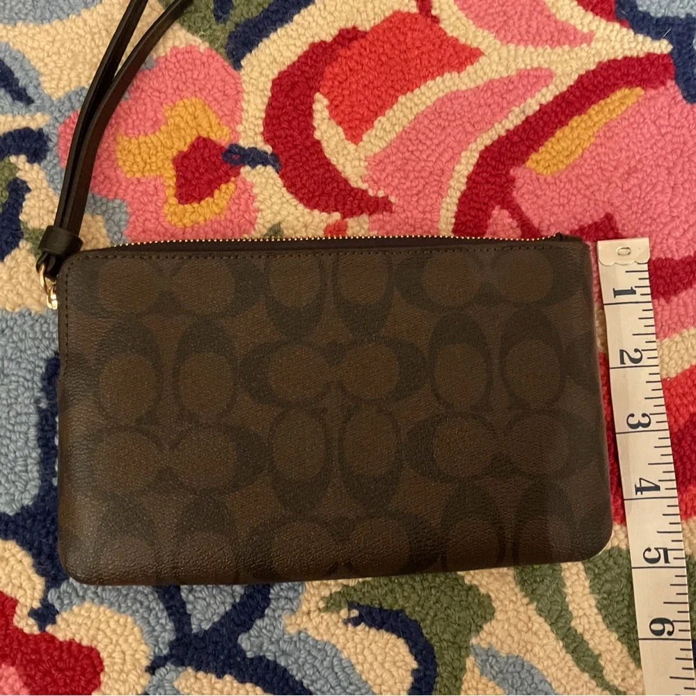 Coach Signature Canvas Brown/Black Corner Zip Wristlet NWOT